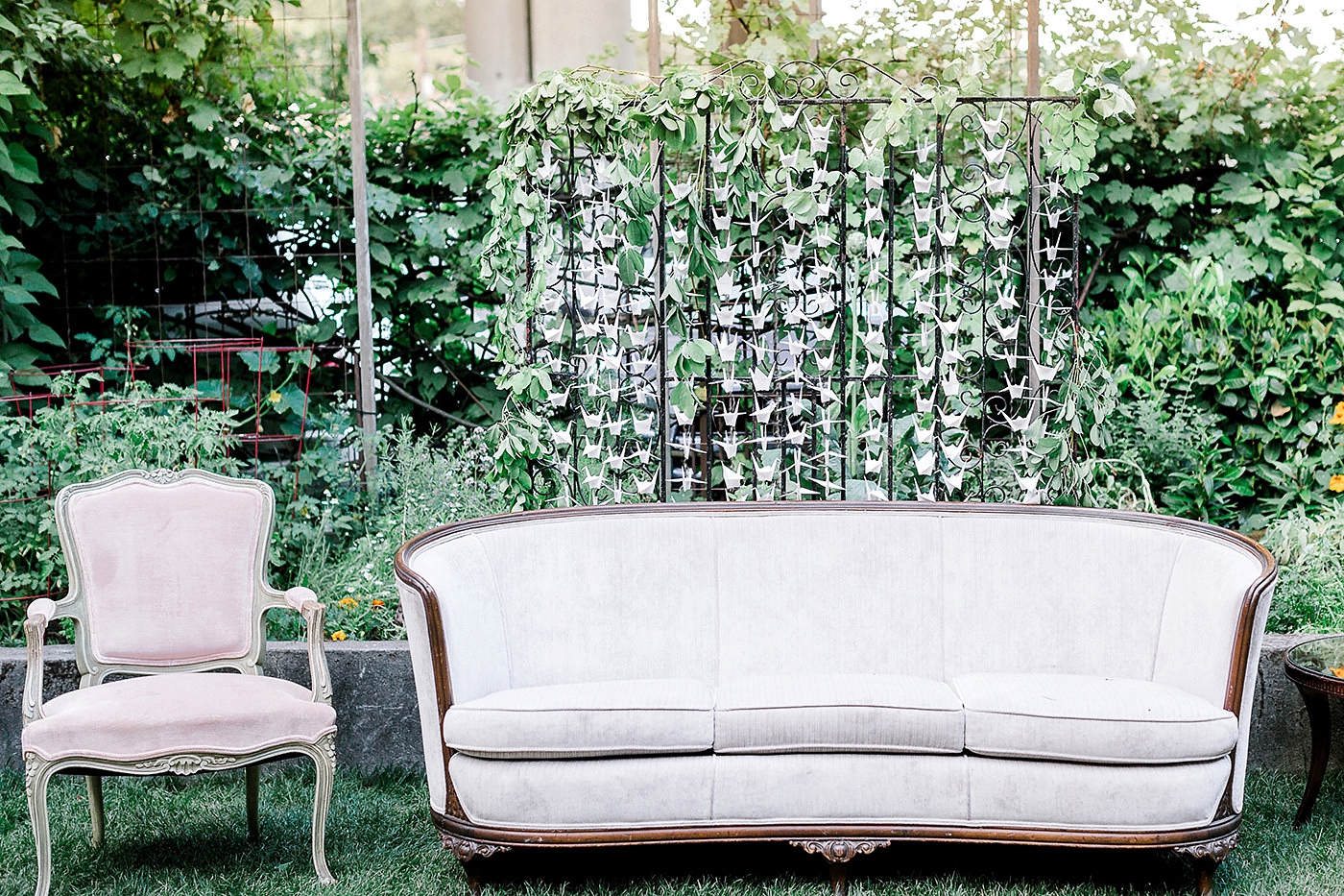 Vintage Ambiance Wedding Rentals