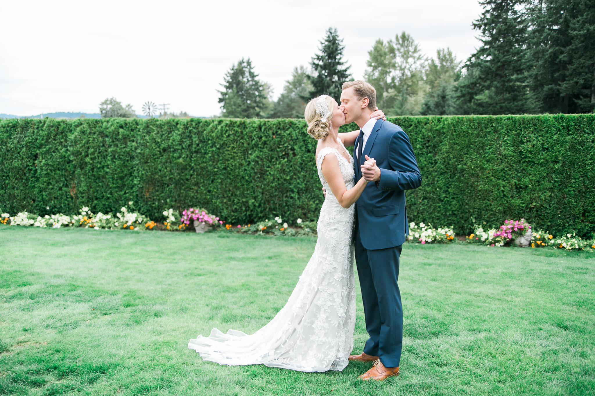 Seattle lifestyle wedding photographer with affordable packages and prices